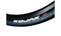 Pneu Schwalbe Kojak - SpeedGrip - RaceGuard -France Accessoires Vélo Soldes Boutique Kojak reflective20Label 1235x735