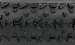 Pneu Continental Race King - Black Chili - Protection - Tubeless Ready -France Accessoires Vélo Soldes Boutique Pneu Continental Race King 2018 Black Chili Protection Tubeless Ready macro 1235x735