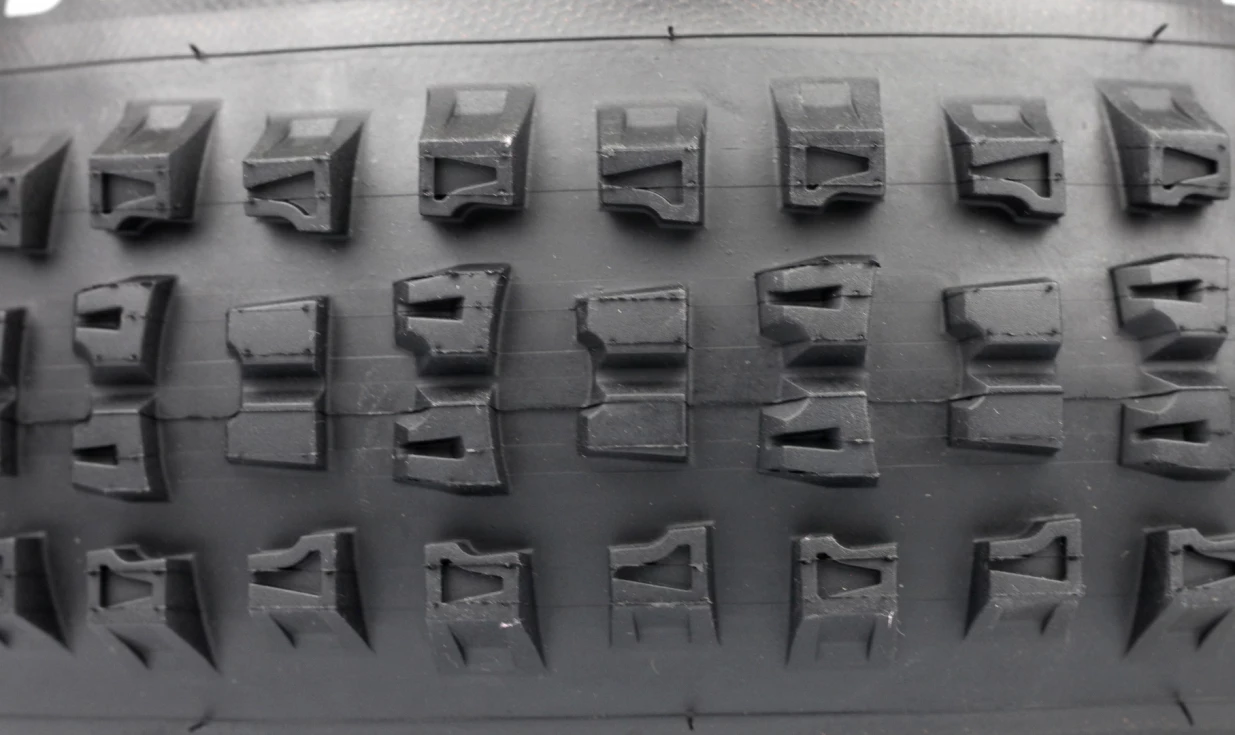 Pneu Hutchinson Griffus Racing Lab Front 2.50 - Race Riposte Gravity - Hardskin - Tubeless Ready 7 Pneu Hutchinson Griffus Racing Lab Front 2.50 - Race Riposte Gravity - Hardskin - Tubeless Ready – Image 5