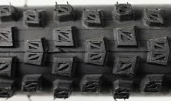 Pneu Hutchinson Iguana Loisir - 33 TPI -France Accessoires Vélo Soldes Boutique Pneu Hutchinson iguana loisir macro 1235x735